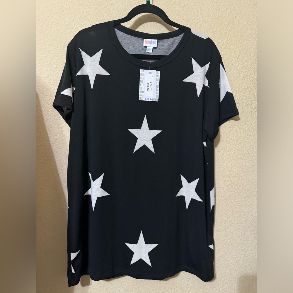LuLaRoe Liv - Size XL. Black and white stars